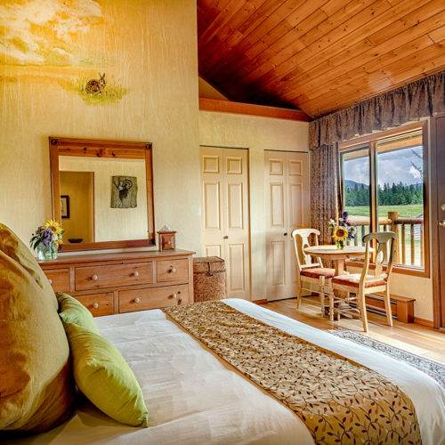 lookout lodge bedroom art