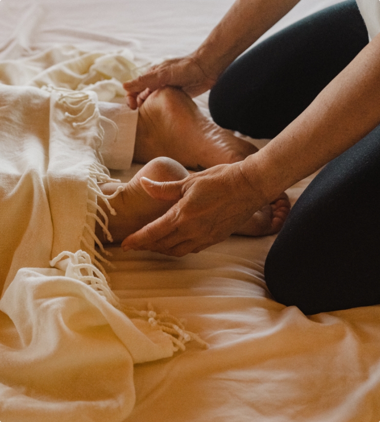 Spa massaging feet